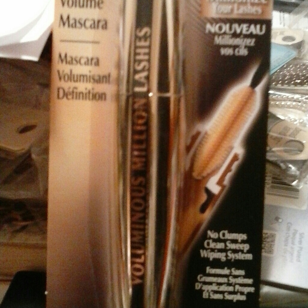 NWT L,OREAL VOLUMINOUS MILLION LASNES 645 BLACK - Picture 4 of 8
